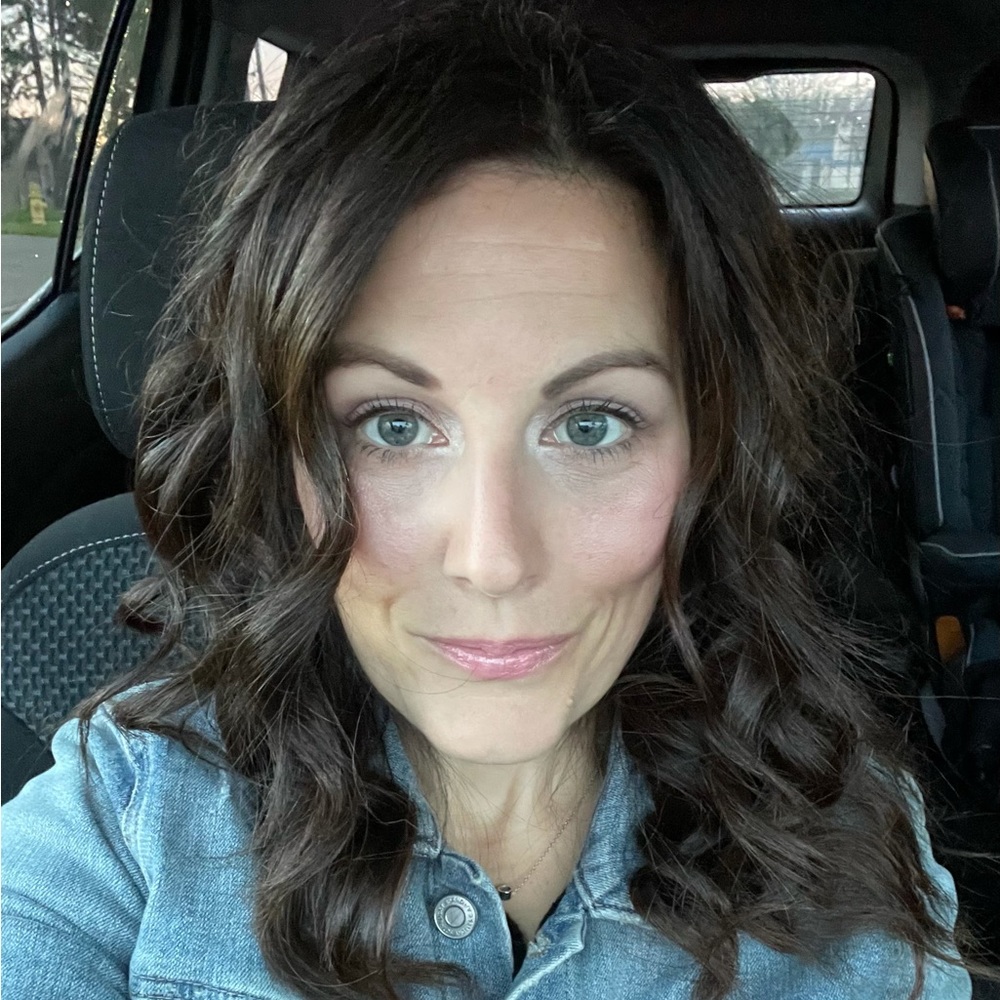 Meet your Posher, Nicole